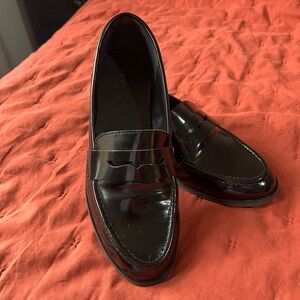 Classic Loafers
Worn in house to try to stretch. Size 7, but fit like a 6.5.